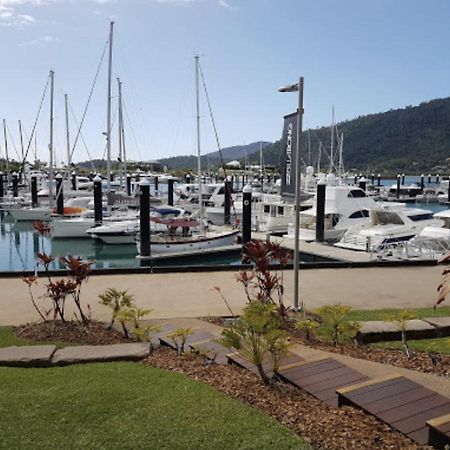 Boathouse Port Of Airlie Appartamento Airlie Beach Esterno foto