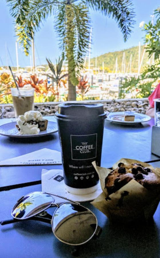 Boathouse Port Of Airlie Appartamento Airlie Beach Esterno foto